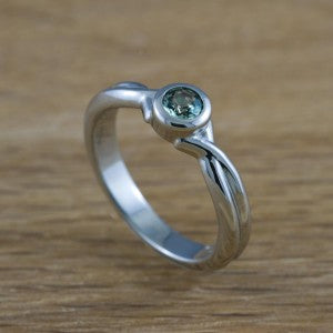twine | white gold with green sapphire