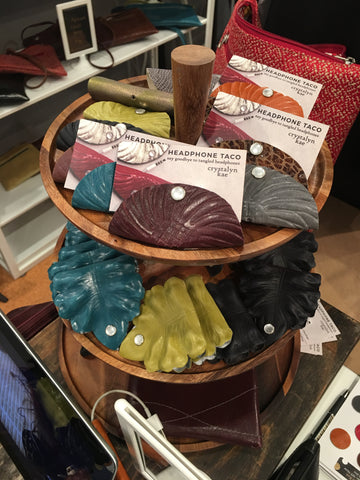 Best ways to display purses in a boutique or booth – CrystalynKae