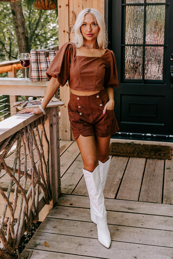 high waisted brown shorts outfit