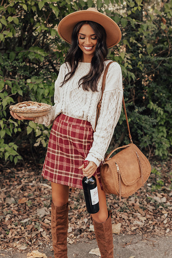 40 Best Outfit Ideas For Women With Red Skirts