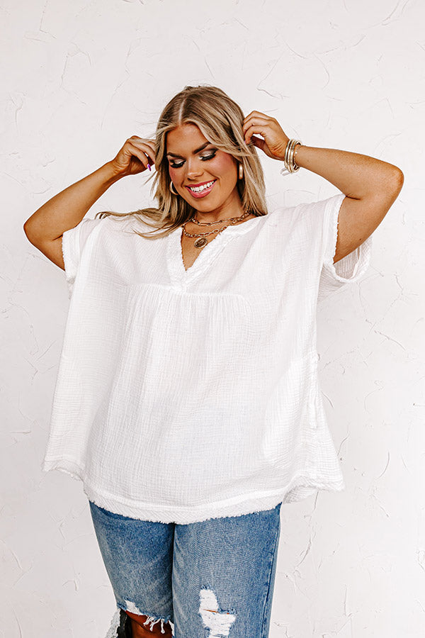 Beyond Lovely Shift Top In White Curves