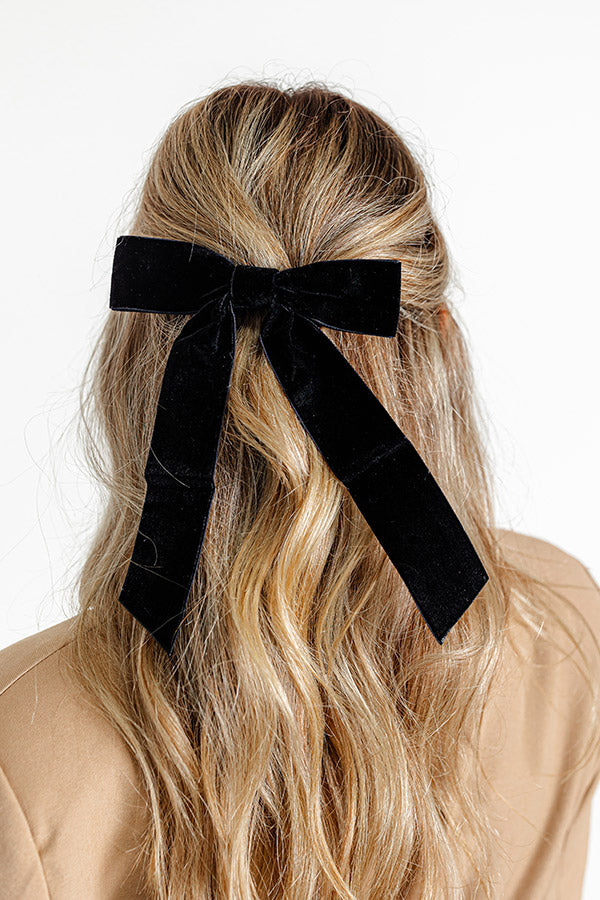 Exceptionally Chic Velvet Bow Hair Clip in Black