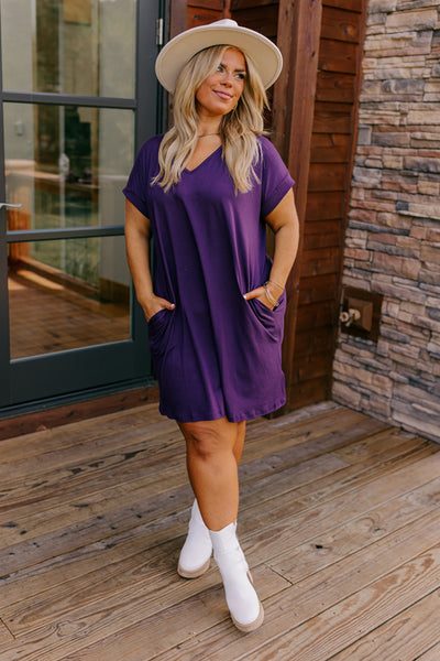 https://cdn.shopify.com/s/files/1/0152/4007/products/2308245597000-2023091309233700-8471ecafback-to-basics-t-shirt-dress-in-dark-purple-cuves_600x600.jpg?v=1694786542