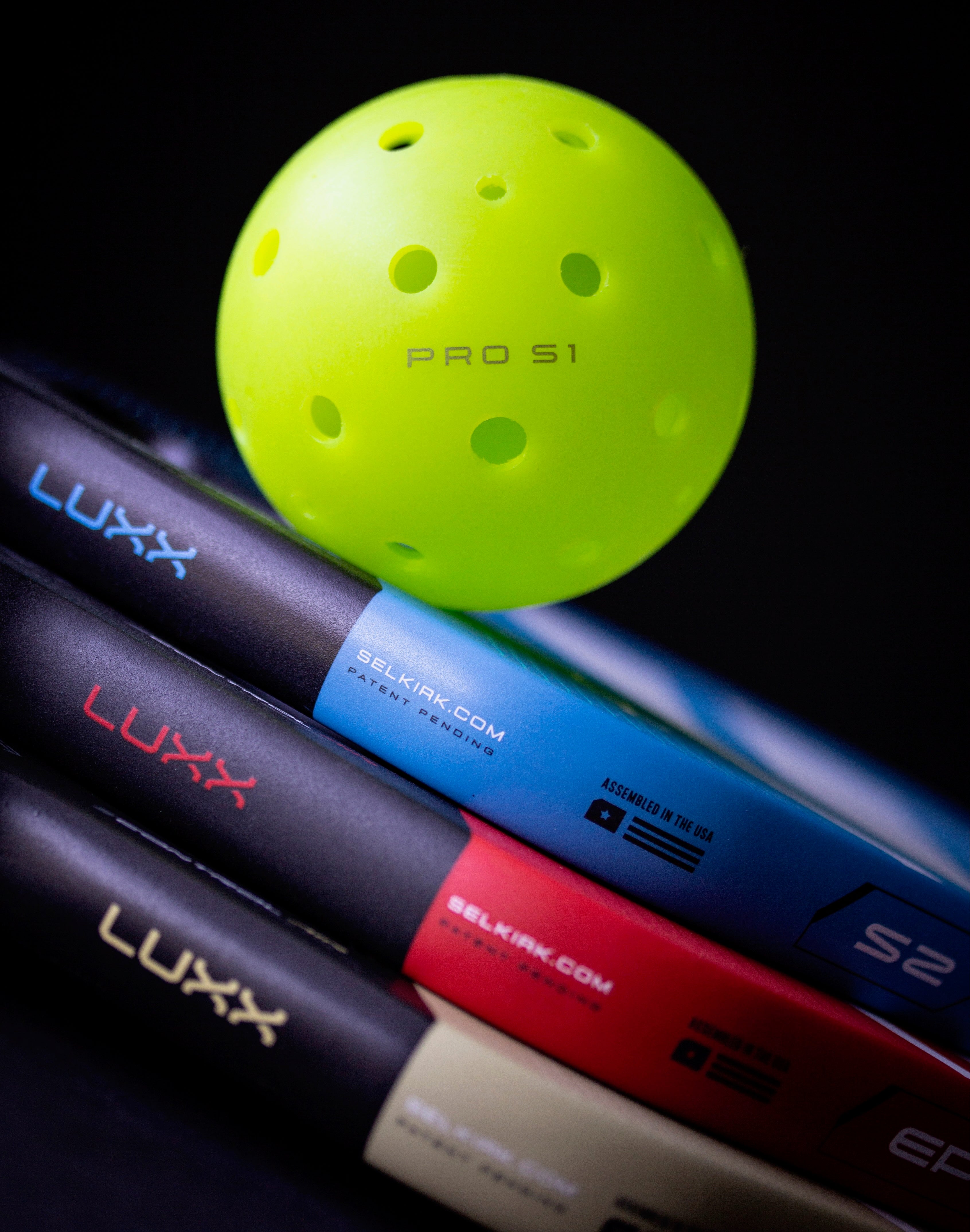 Pickleball paddle cores range in thickness and material.
