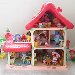 Berry Happy Home dollhouse for Strawberry Shortcake dolls