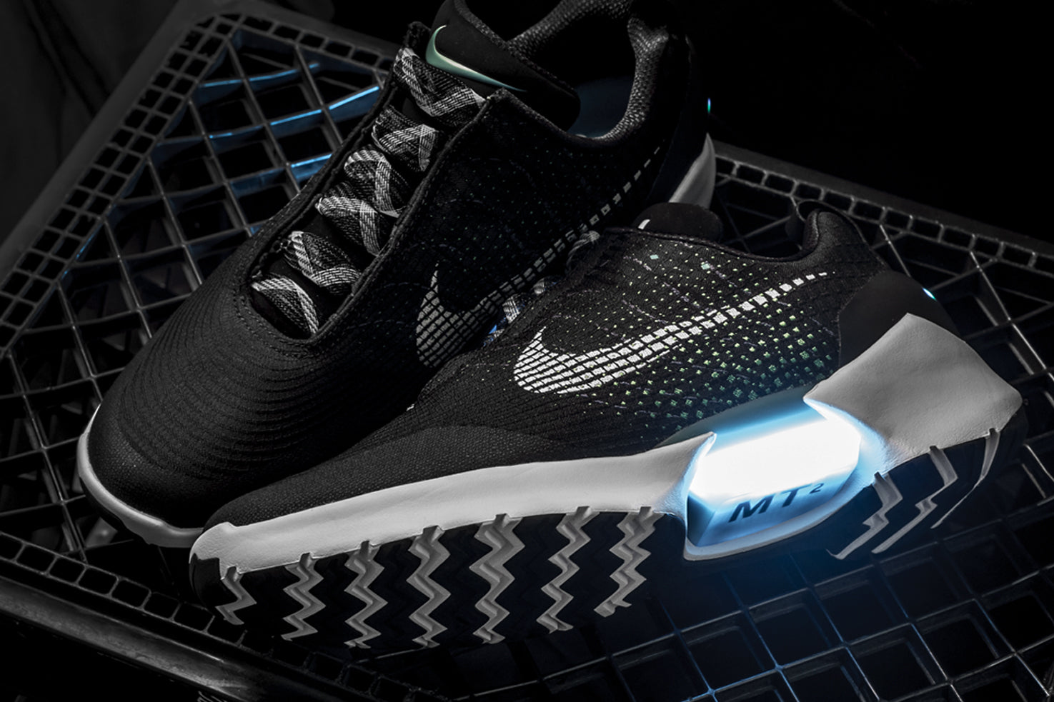 NIKE HYPERADAPT 1.0 / POWERED BY E.A.R.L. TECHNOLOGY – BLENDS