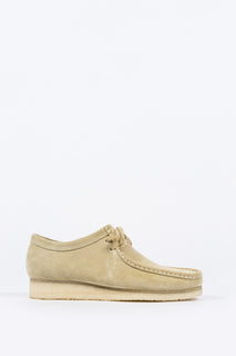 clarks wallabee low maple