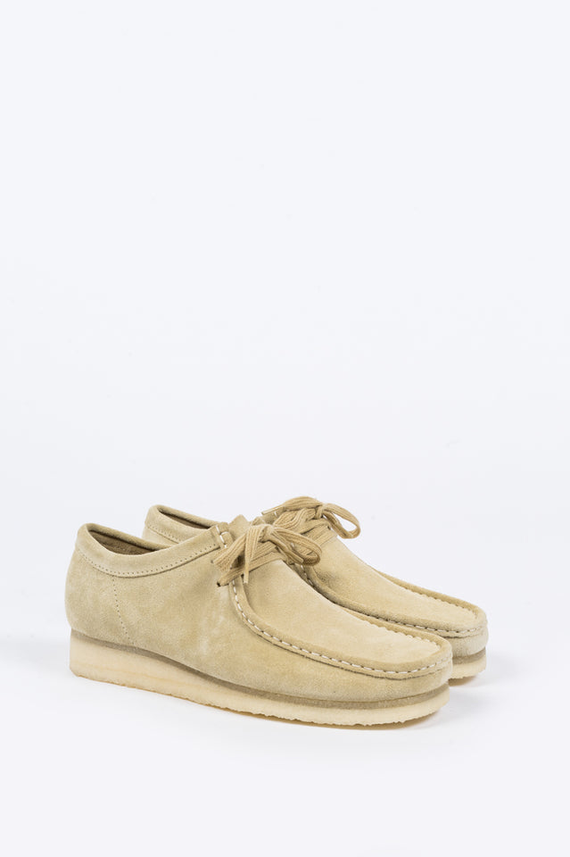 clarks wallabee low maple