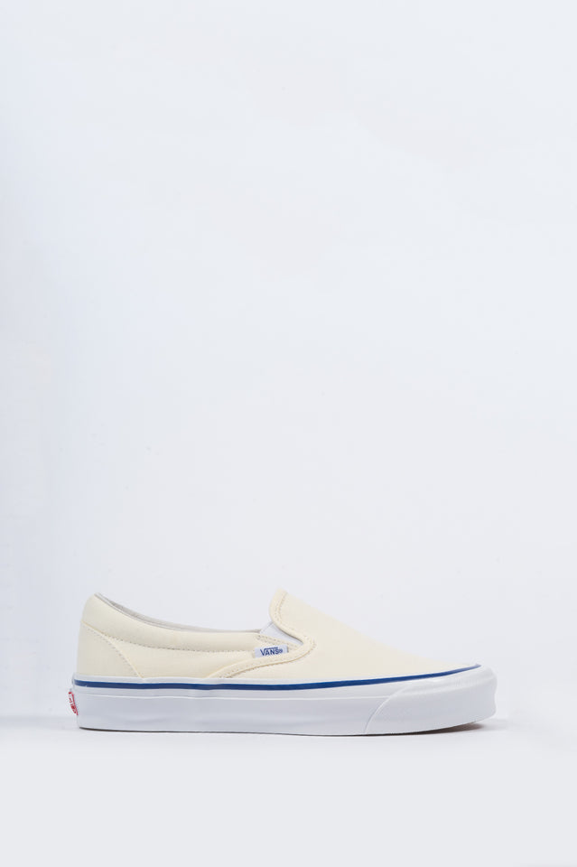 vans slip on og white