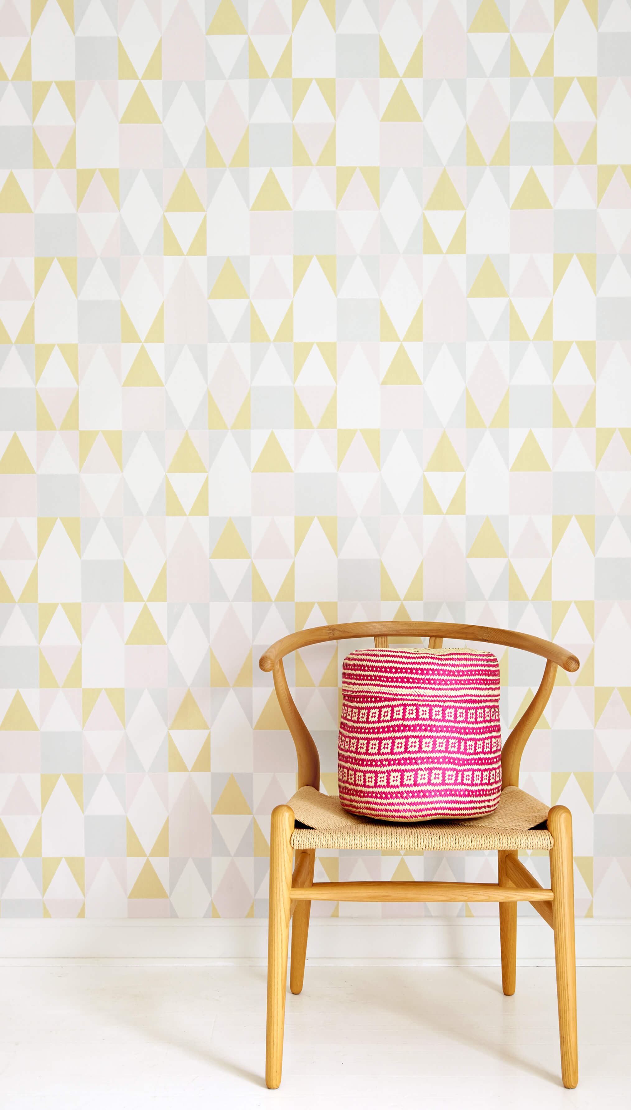 Alice Pink/Yellow Wallpaper