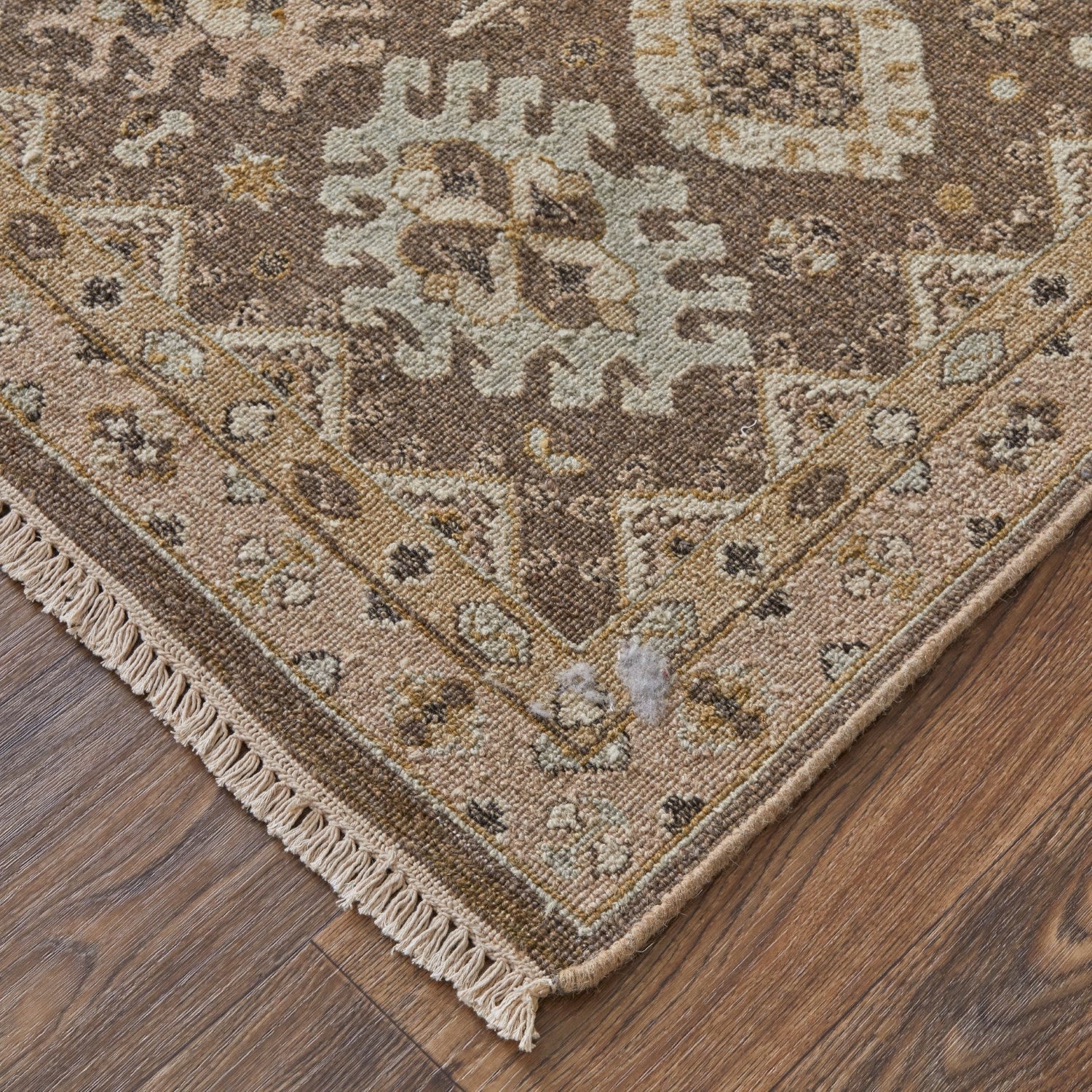 Aleska Oriental Brown/Ivory Rug