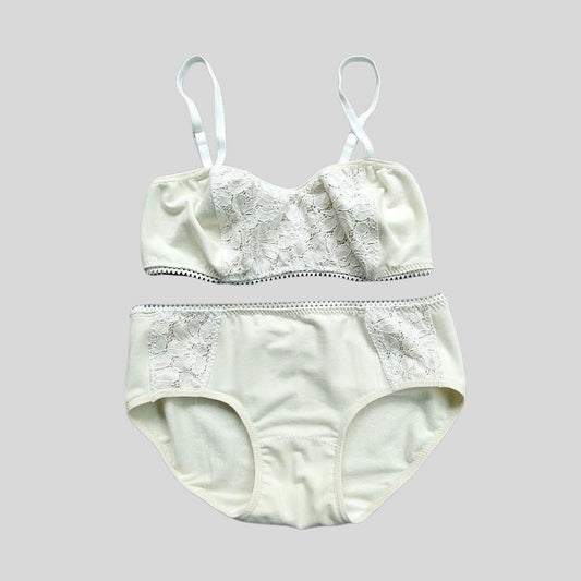 Ekohelsinki - Lace Hipster in Eco White, organic cotton - by People Tree