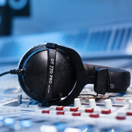 Best Headphones under 10000: Beyerdynamic DT 770 Pro