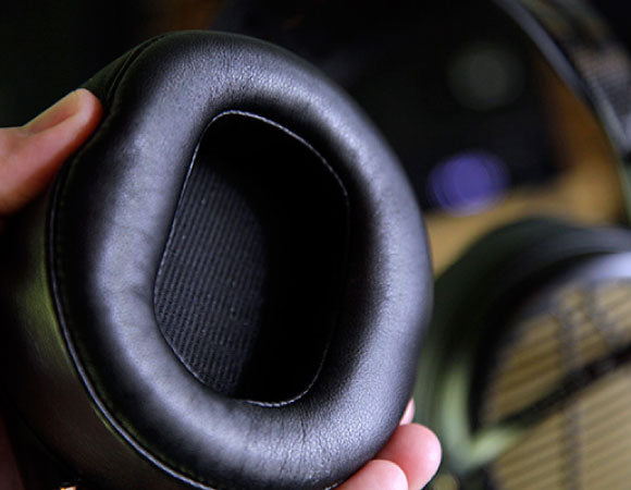 Headphone-Zone-Audeze-Mobius