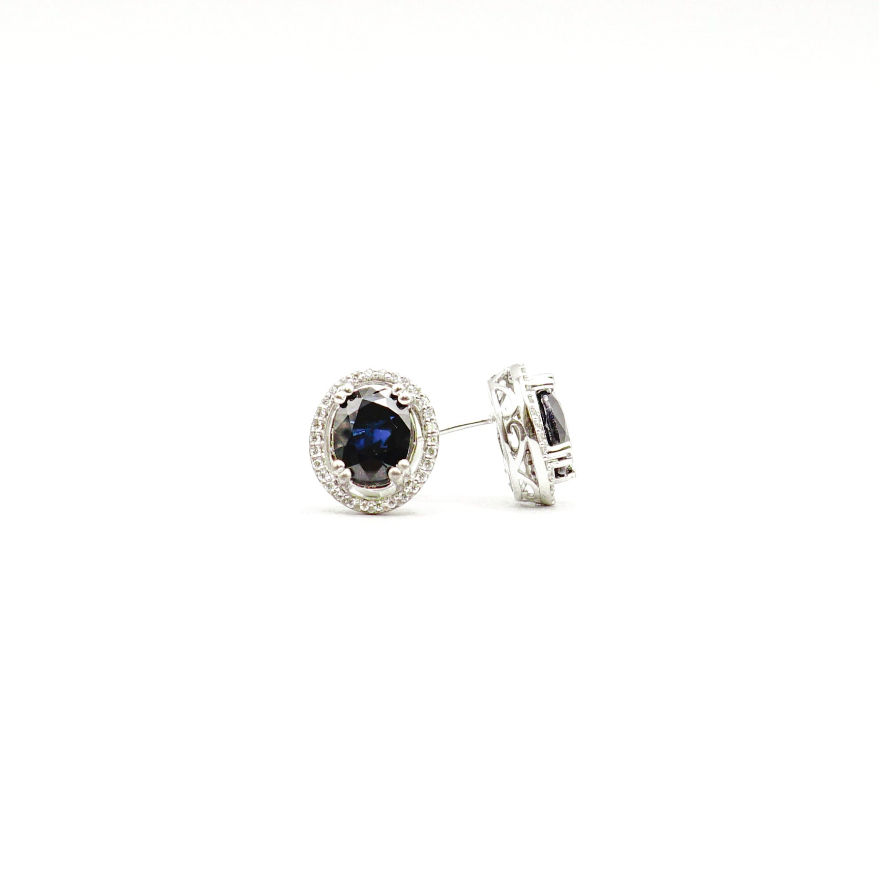 14K White Gold Natural Oval Blue Sapphire 10x8mm with Oval Halo Diamonds