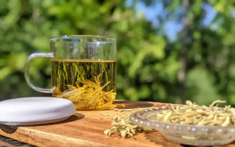 how-to-make-dried-honeysuckle-flowers-tea