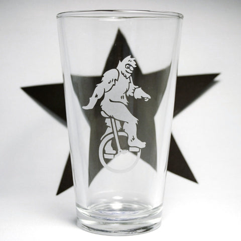 sasquatch pint glass with black star