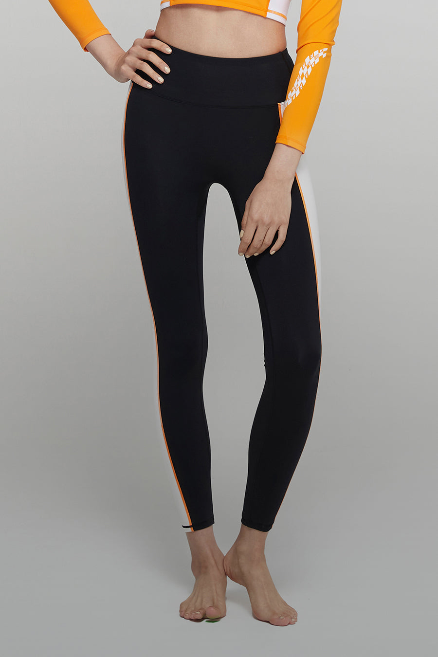 barrel_WomensMoveWaterLeggings_black_image1