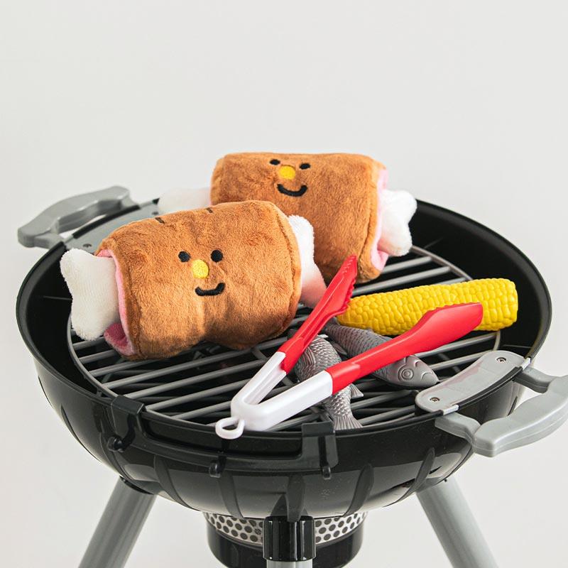 https://cdn.shopify.com/s/files/1/0154/8632/0688/products/bite-me-barbecue-meat-dog-toy-460660.jpg?v=1612304651&width=800