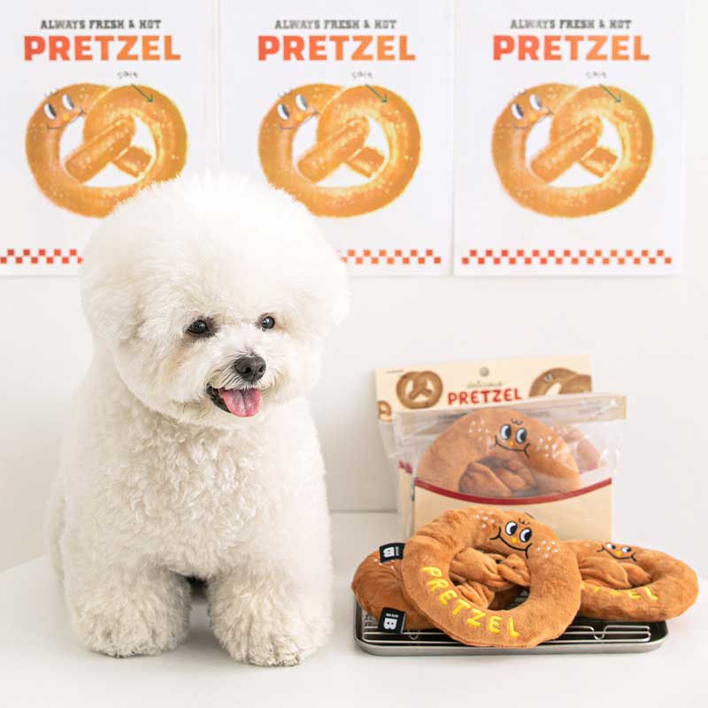 https://cdn.shopify.com/s/files/1/0154/8632/0688/products/bite-me-pretzel-nose-work-dog-toy-758071.jpg?v=1611551876&width=800