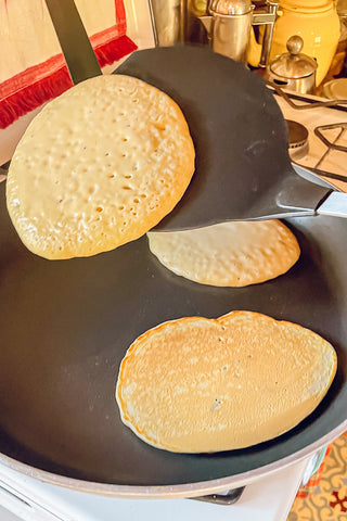 Preparation of the best American pancakes made in Spain