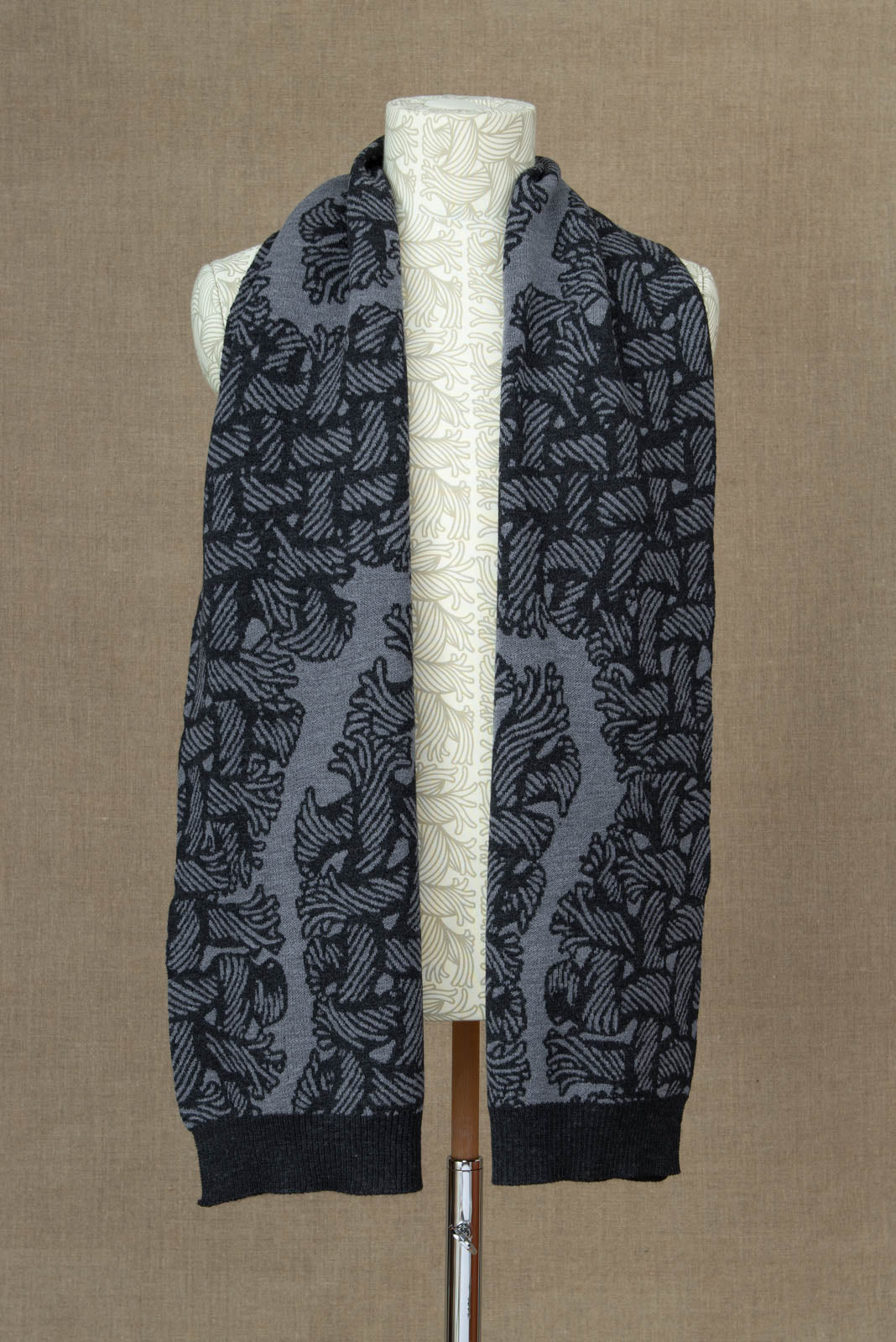 Knit Cardigan 203K- Wool100% Jacquard Knit- 203K Rope- Light Grey