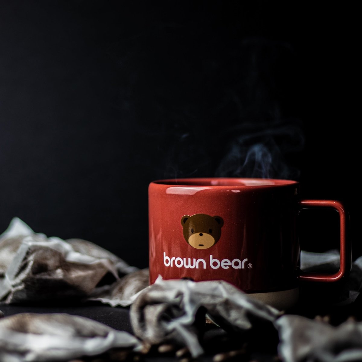 Black-Blum engraving with Mug Travel from a Brown Bear Premium