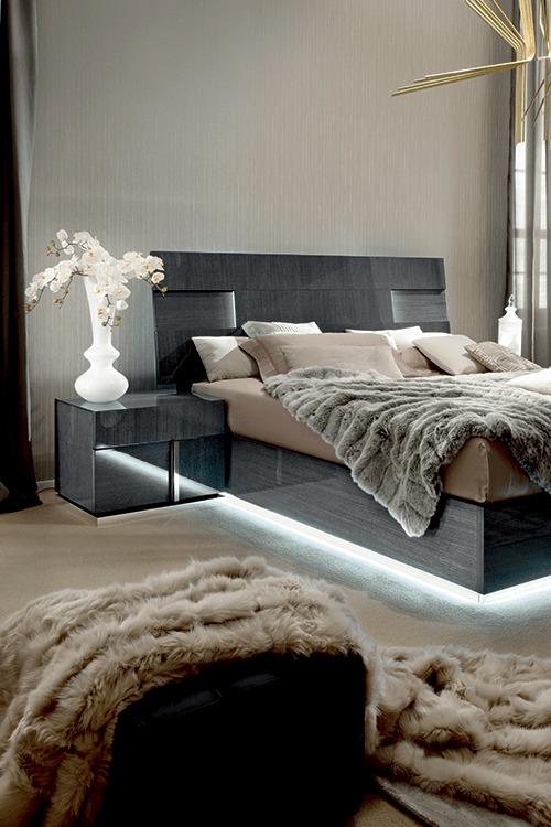 https://cdn.shopify.com/s/files/1/0155/4068/2816/products/alf-italia-nightstands-montecarlo-nightstand-31067571945628.png?v=1628488338