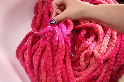 How to knit an I-cord or big yarn for finger or arm knitting