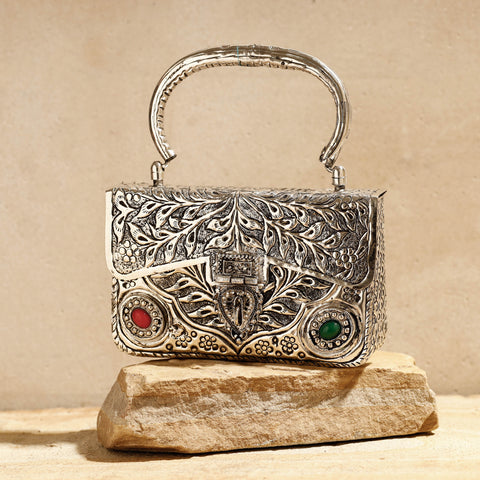 Trend Overseas Women's Carving Clutches Vintage Brass Metal Purse Hand –  SaumyasStore