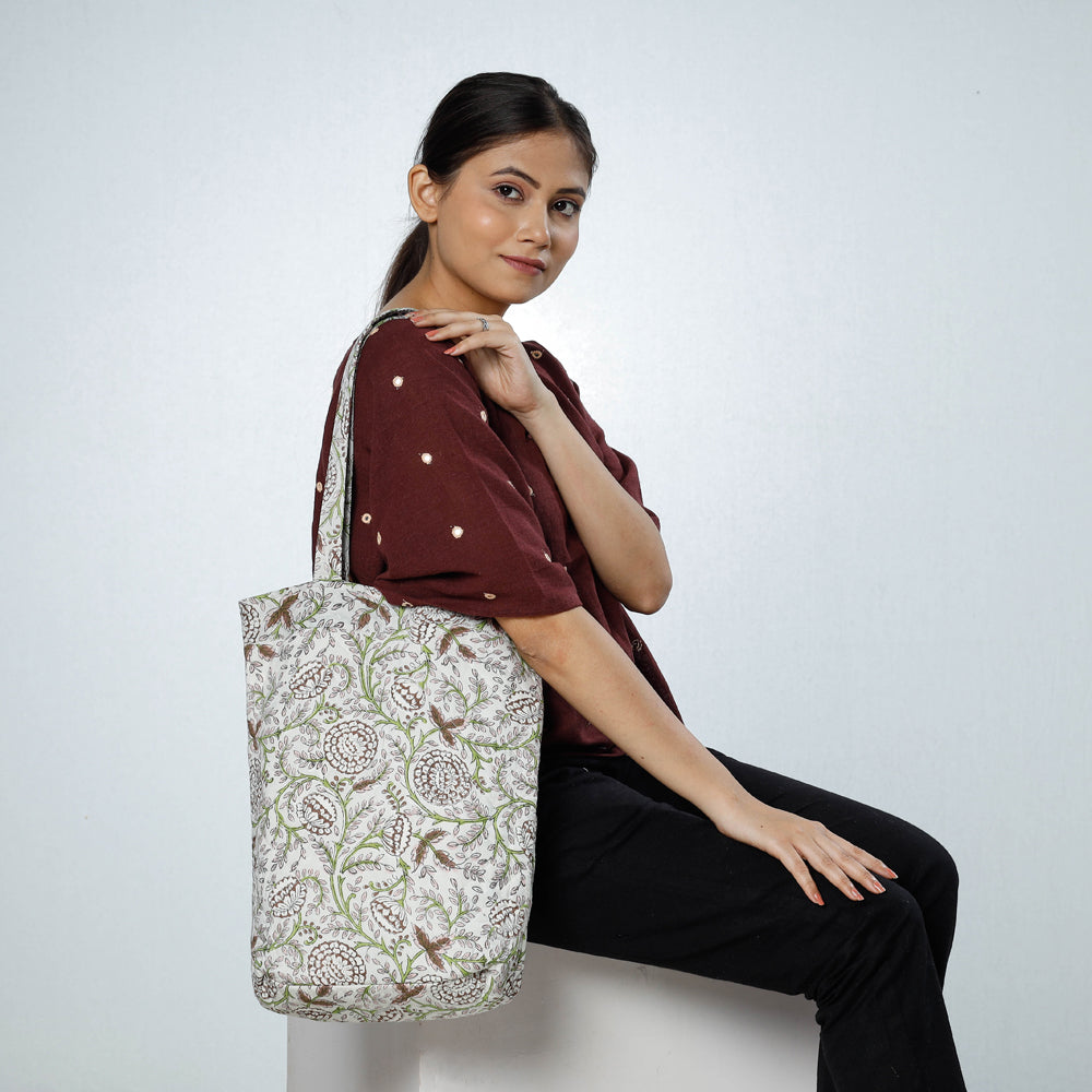 Crazy Corner Mor Pankh Design Printed Tote Bag: Buy Crazy Corner Mor Pankh  Design Printed Tote Bag Online at Best Price in India