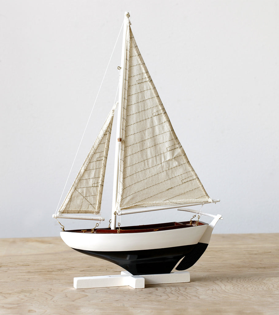 Model Sailboat - Pilot and Captain