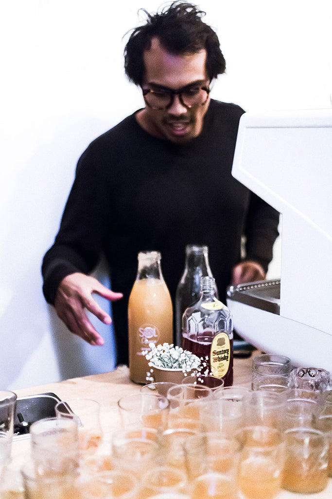 Whiskey Matt blending us whiskey & cloudy apple organic cocktails for Atmosea VIP night at Sea Bones Byron Bay | www.saltgypsy.com #saltgypsy #styleinthelineup #womenswetsuits #surf #surfshop #byronbay #seabonesbyronbay #atmosea