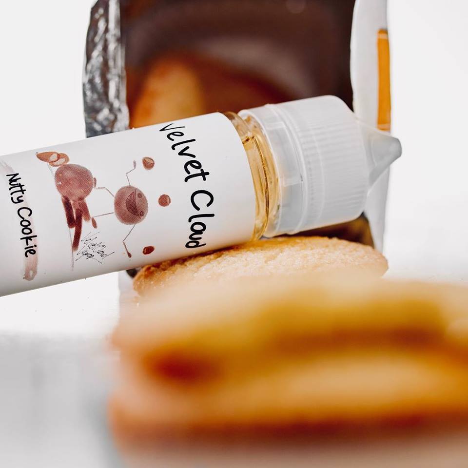 Velvet Cloud Nutty Cookie e-liquid flavor bottle