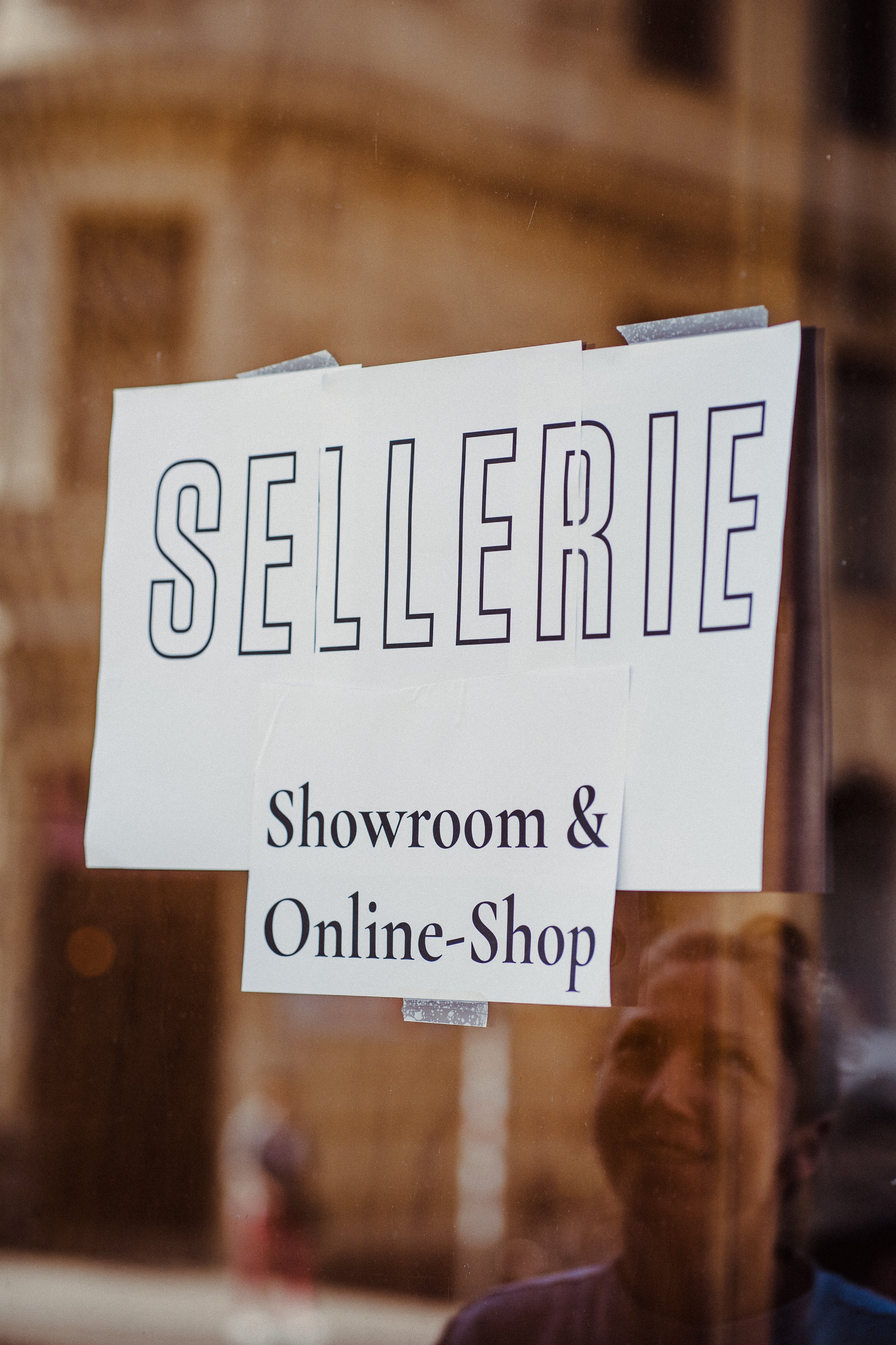 Window Shopping „Sellerie“-Schaufensterbeschriftung – diesellerie.com