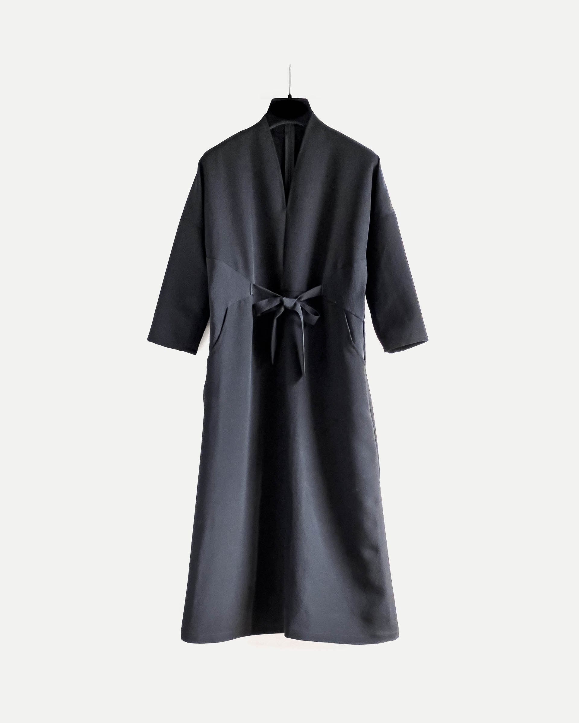 着物リメイク黒絽Aラインシャツドレス