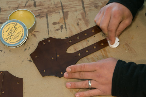 Leather Whiskey or Wine Bottle Case - Walnut