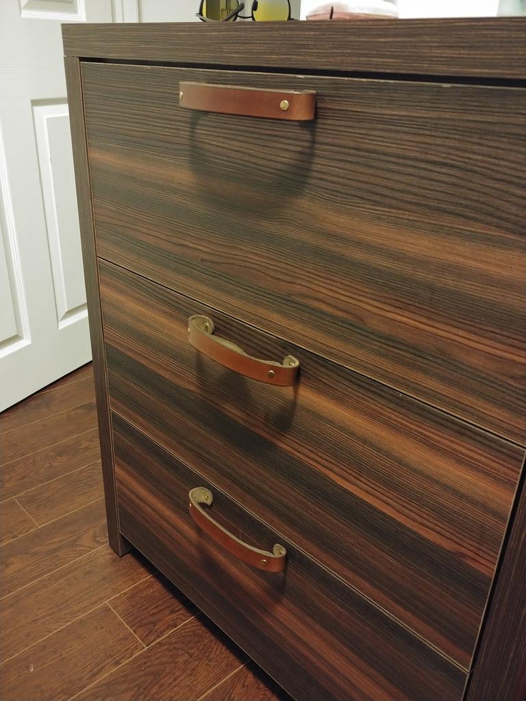 Striped Tiger Wood Nightstand with Dark Brown Tilikum Leather Handles