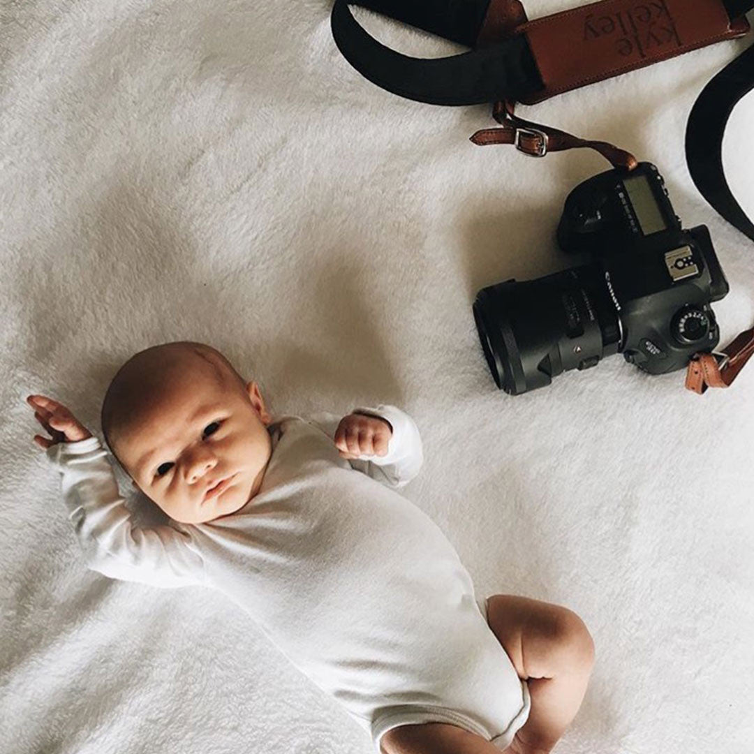 FOTO Blog | A Photographer's Complete Guide and Shot List for a Newborn Session