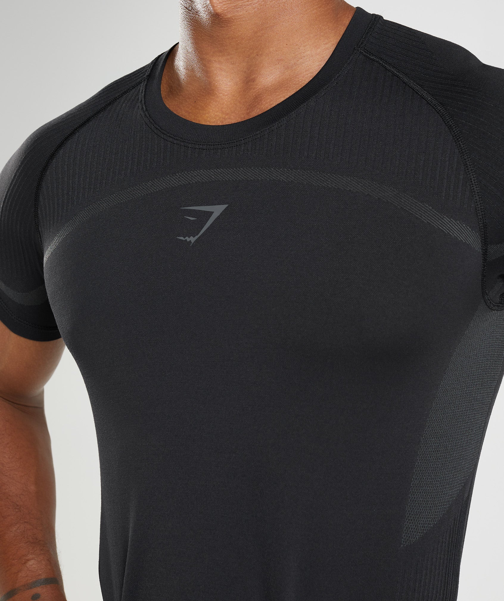 315 Seamless T-Shirt in Black/Charcoal Grey - view 6