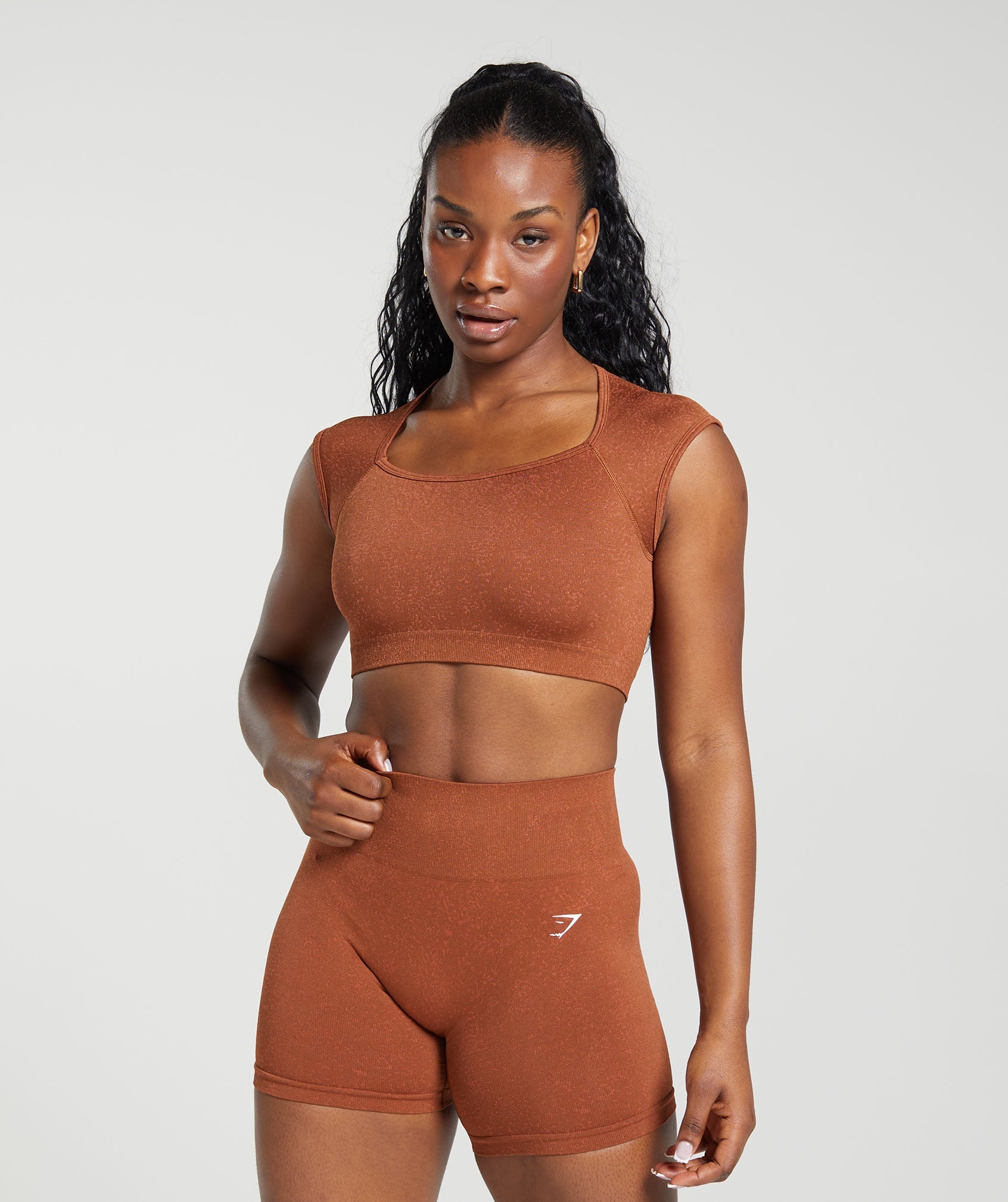 Determination Seamless Scoop Neck Sports Bra in Copper Brown