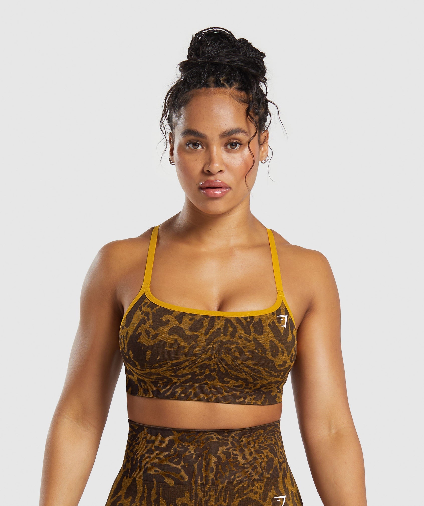 Adapt Safari Seamless Sports Bra en Archive Brown/Burnt Yellow está agotado