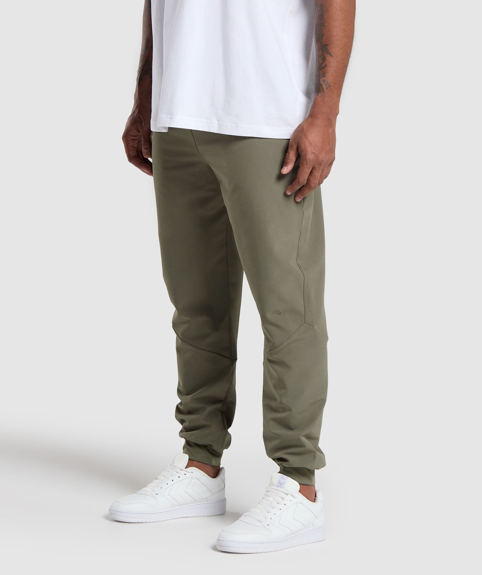 Ease Woven Jogger in Base Green