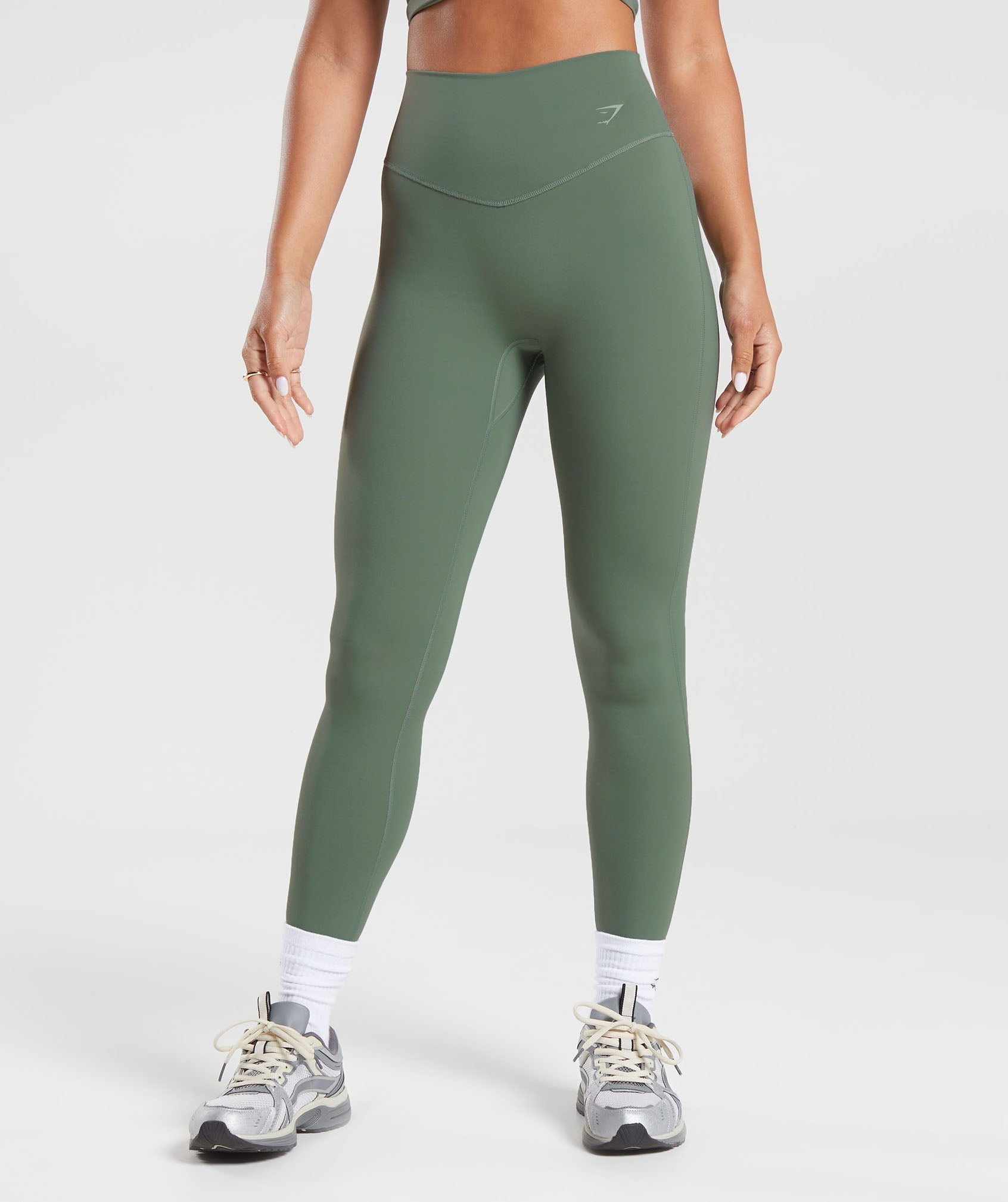 Elevate Leggings in Willow Green