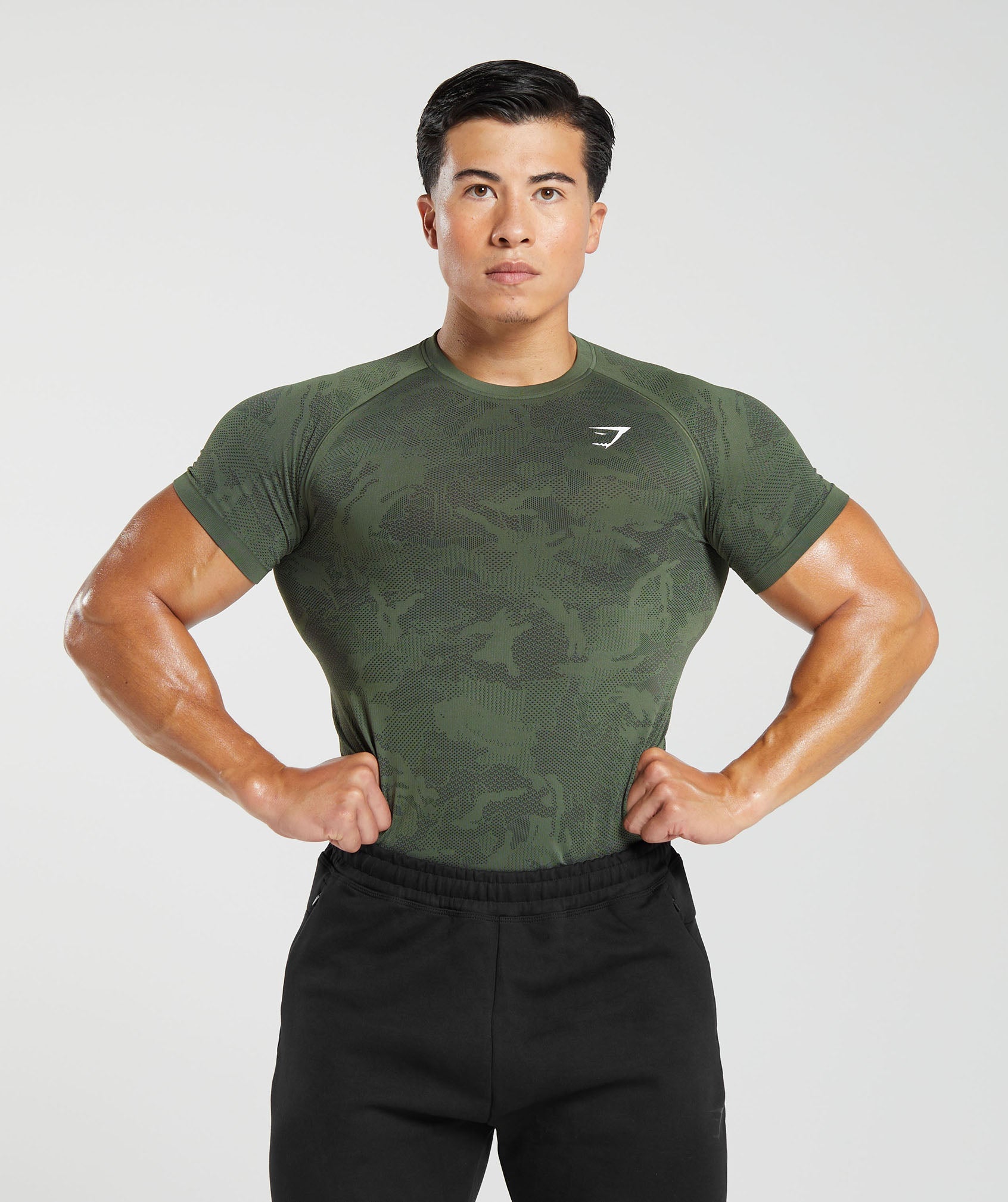Geo Seamless T-Shirt in Core Olive/Black