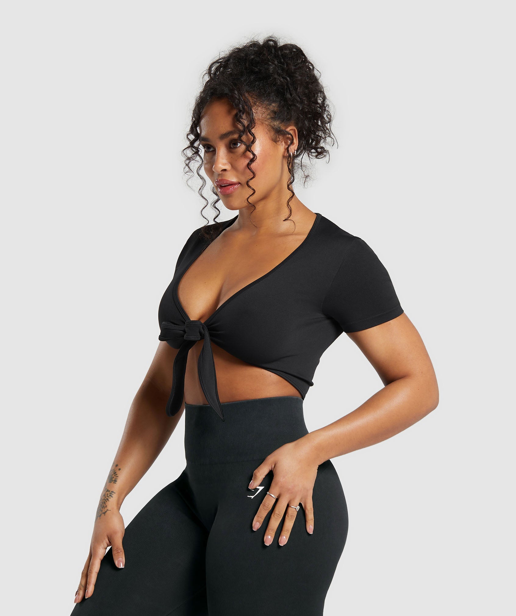 Gains Seamless Fitted Crop Top in Black - view 3