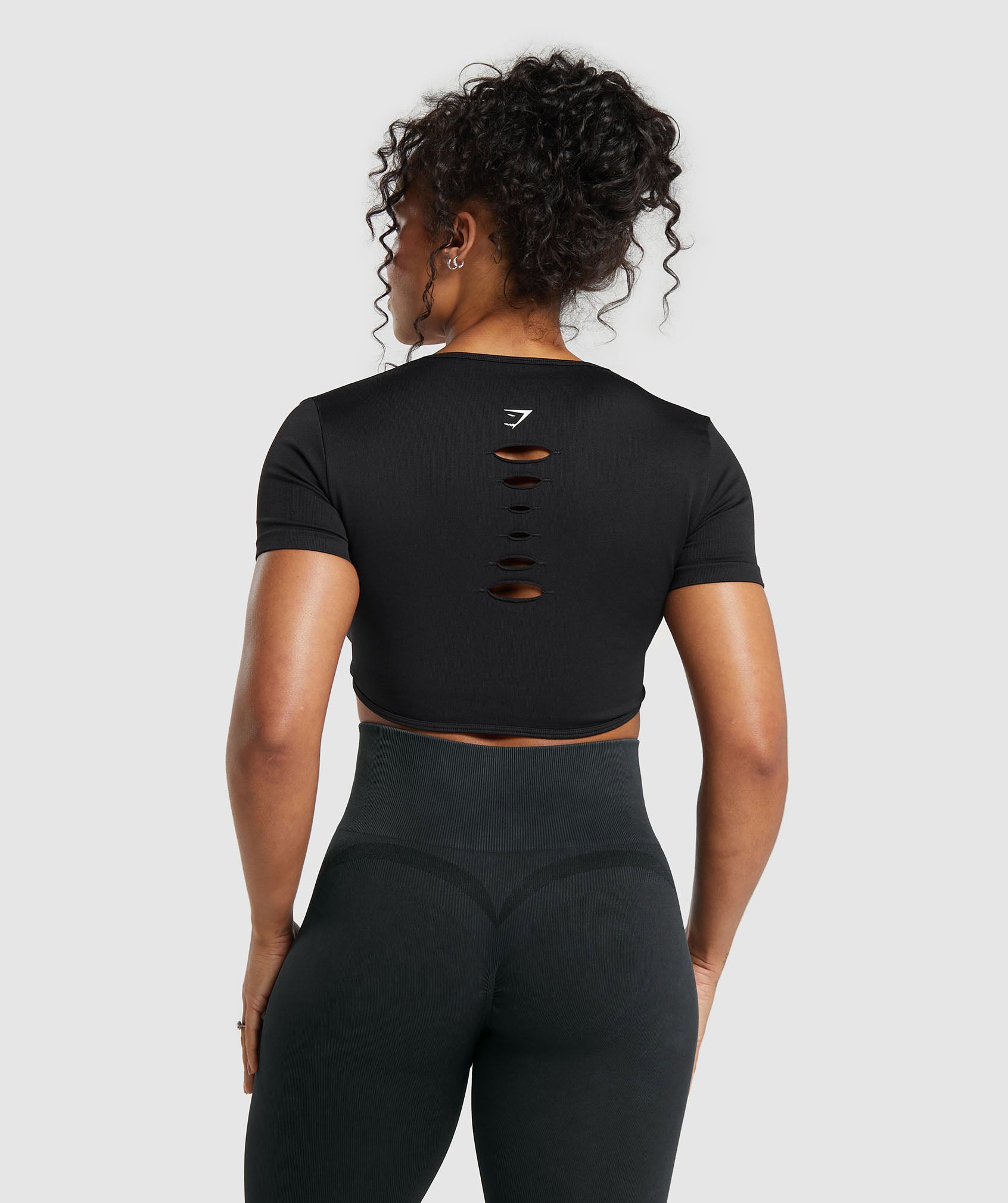 Gains Seamless Fitted Crop Top in Black - view 2