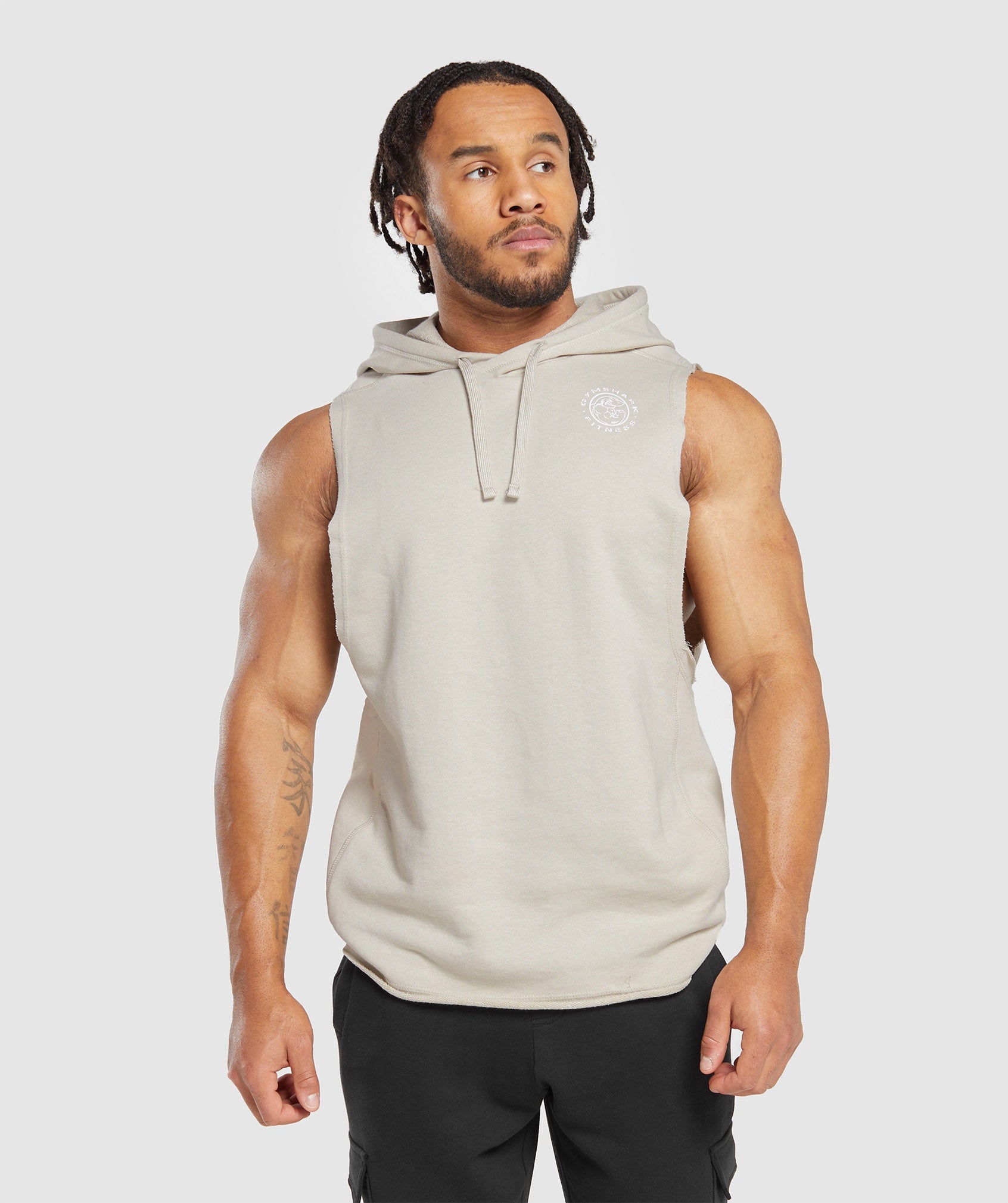 Legacy Drop Arm Hoodie en Pebble Grey está agotado