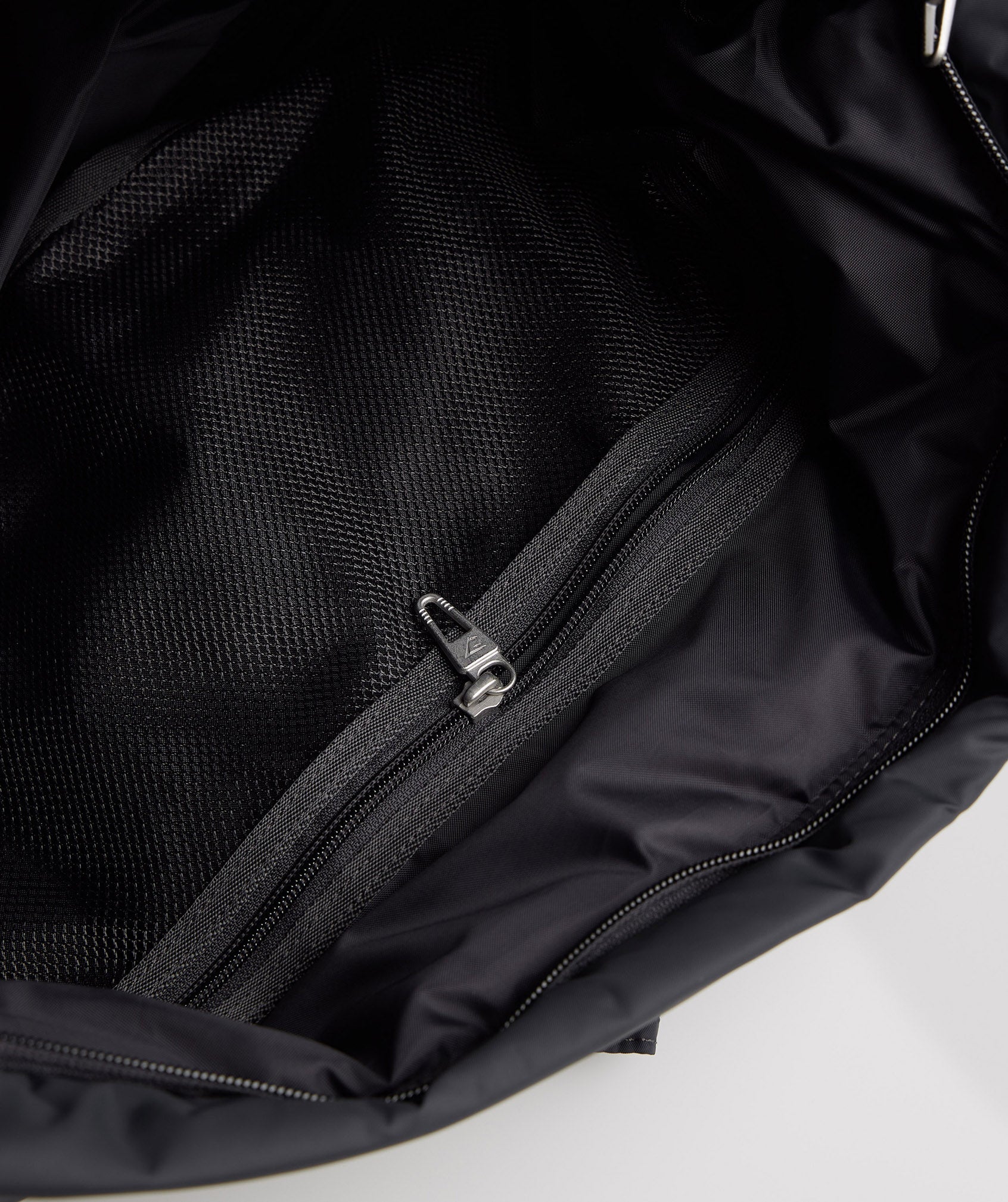 Lifestyle Barrel Bag in Onyx Grey - view 5