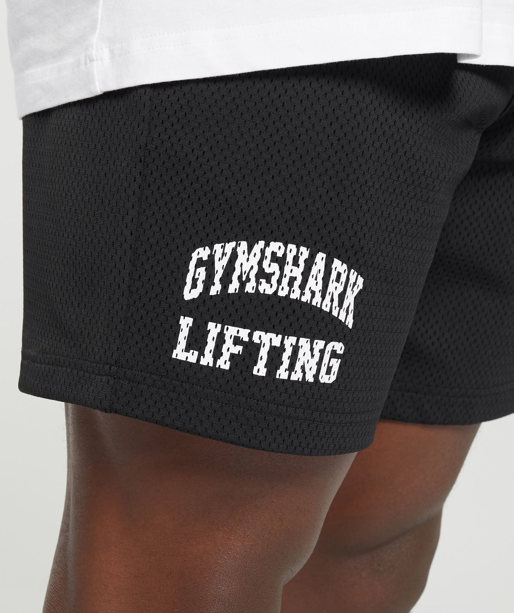 Lifting Mesh 7" Shorts in Black - view 6